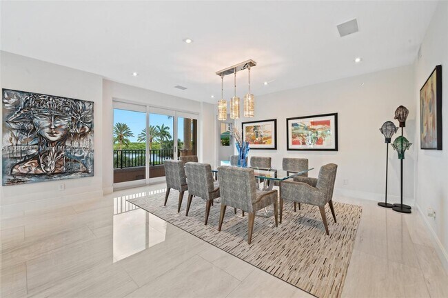 Foto del edificio - 13633 Deering Bay Dr