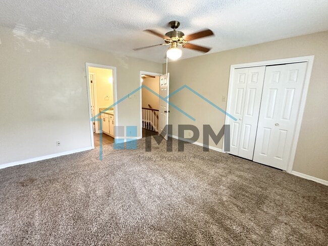 Building Photo - 1804 Woodhaven Dr