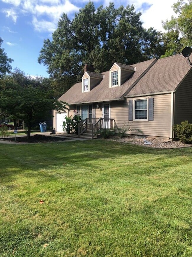 Building Photo - 7264 Roe Ave