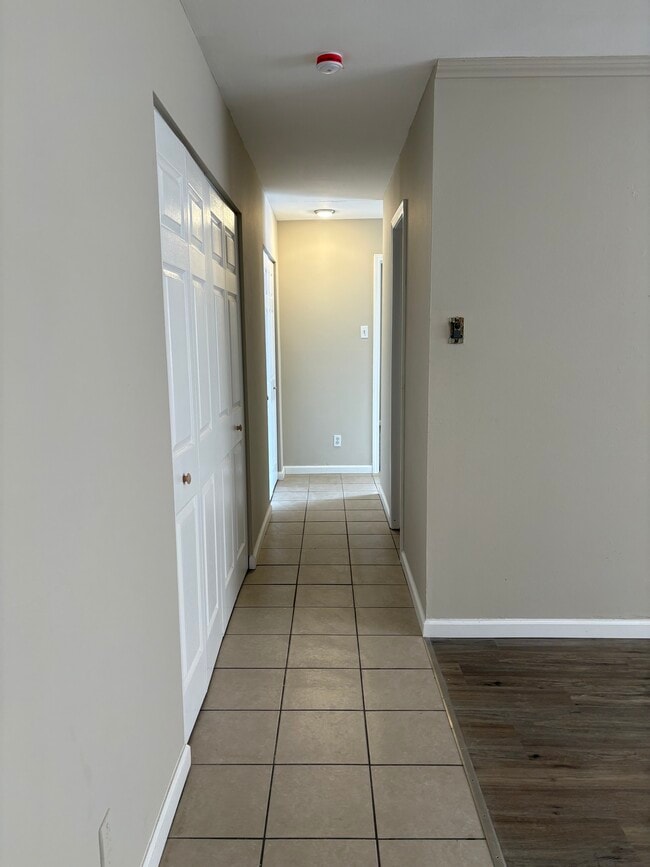 Building Photo - 7571 Hazelcrest Dr