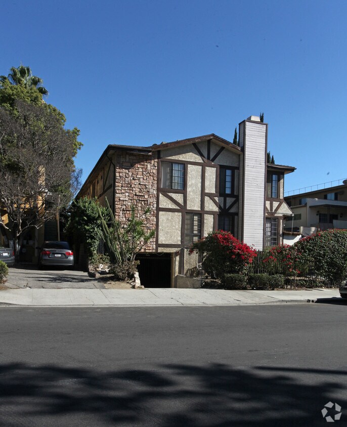 Building Photo - 1348 N Orange Dr