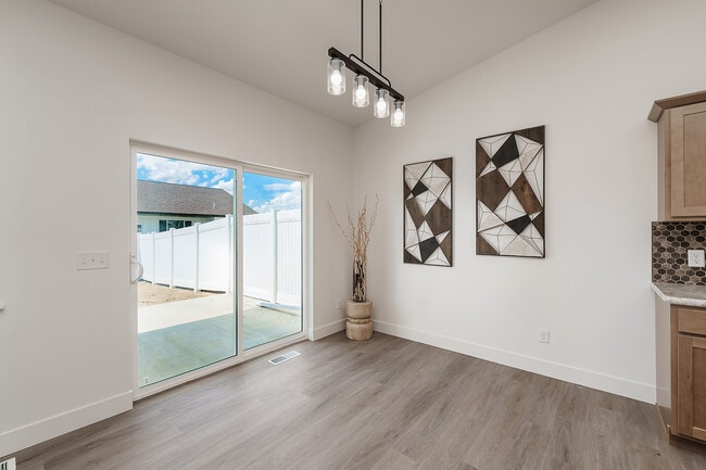 Building Photo - 5921 Little River Loop