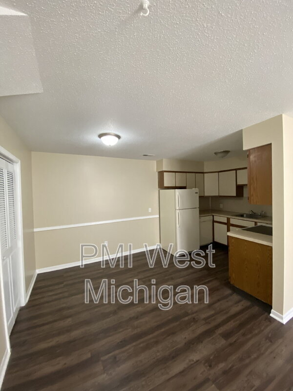 Foto del edificio - 6065 In the Pines Dr SE
