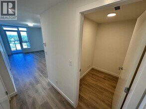 Building Photo - 308 Alderson Ave