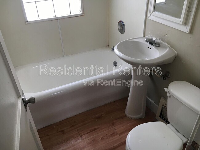 Foto del edificio - 5560 N 40th St