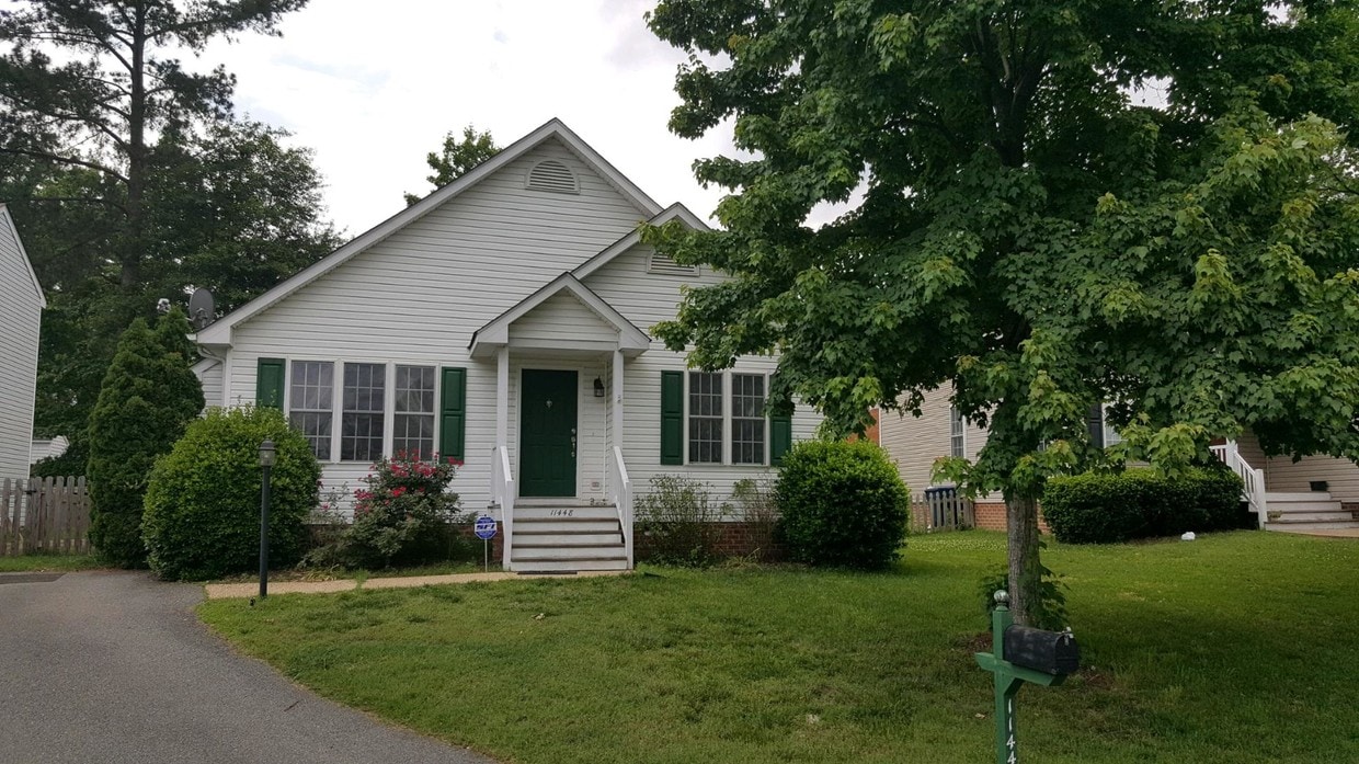 Primary Photo - 11448 Pinedale Dr