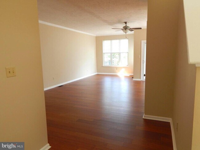 Foto del edificio - 862 N Waterford Ln