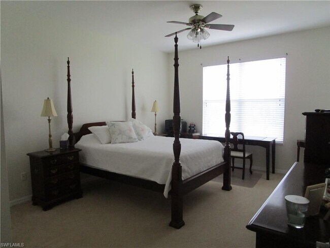 Foto del edificio - 11130 Harbour Yacht Ct