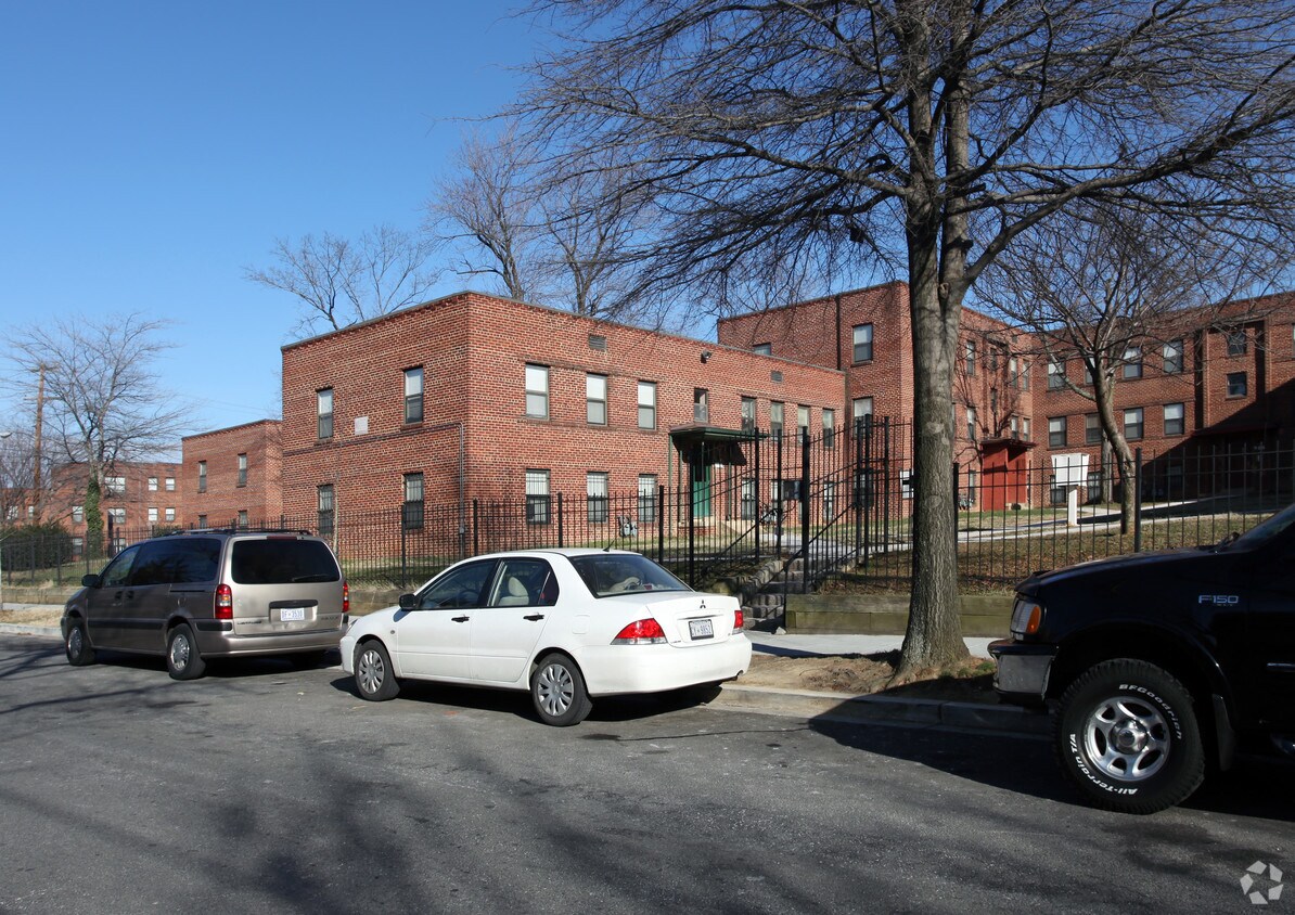 Savannah Apartments in Washington, DC