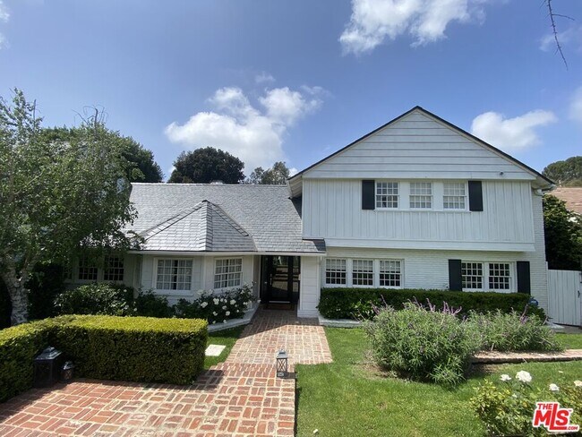 Building Photo - 231 N Layton Dr