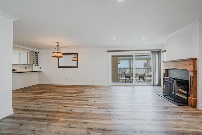 Foto del edificio - 2120 E Hill St