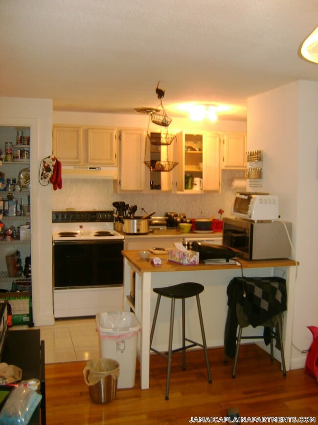 Building Photo - 50 Evergreen St