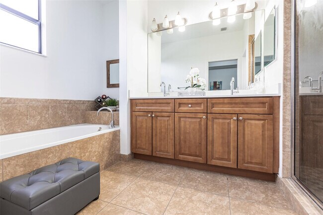 Foto del edificio - 4851 NW 57th Ct