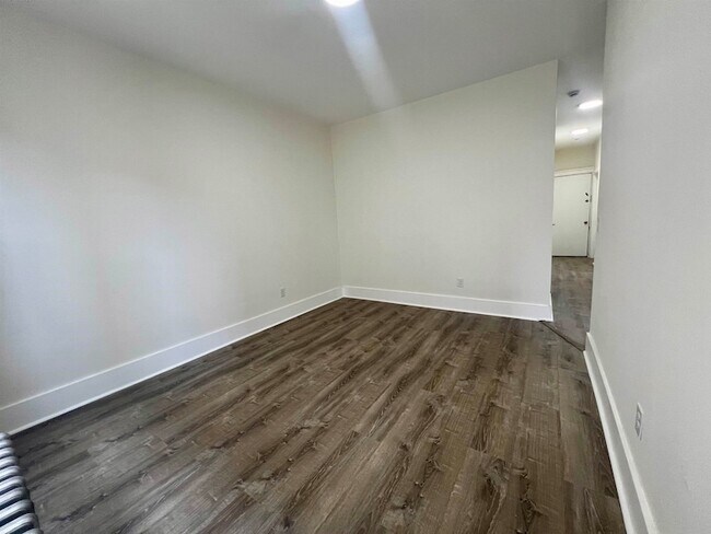 Foto del edificio - 6002 Hudson Ave