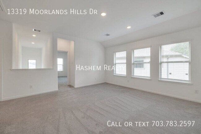 Building Photo - Welcome to your dream home!