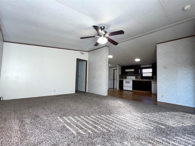 Building Photo - 13021 Dessau Rd