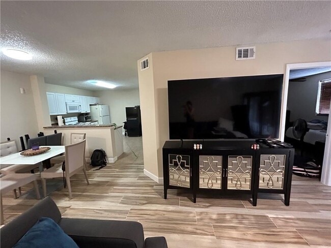 Building Photo - 5861 Riverside Dr