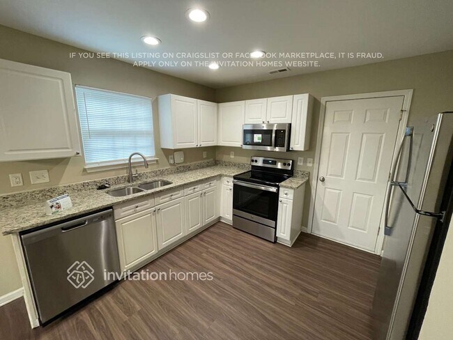 Foto del edificio - 9915 Travis Floyd Ln