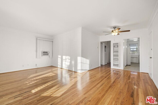 Foto del edificio - 5324 Vantage Ave