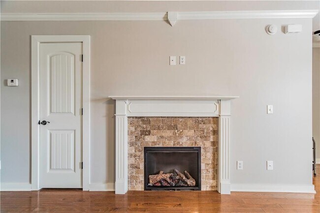 Foto del edificio - 2212 Ellington Dr