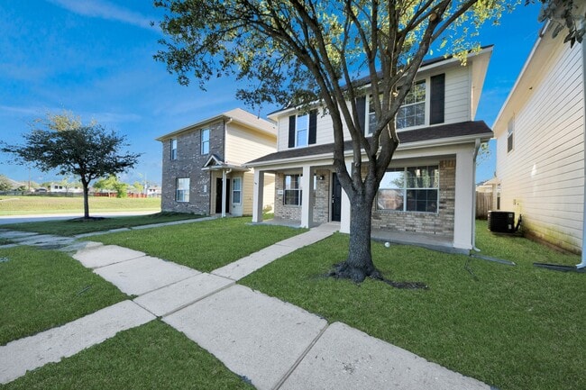 Foto del edificio - 6446 Mountain Pines Ln