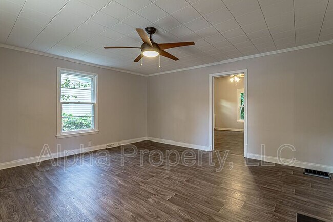 Photo - 8 Wrigley St House