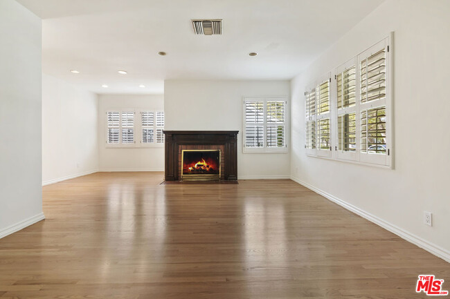 Foto del edificio - 13958 Peach Grove St