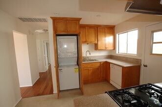 Building Photo - 525 Penn St
