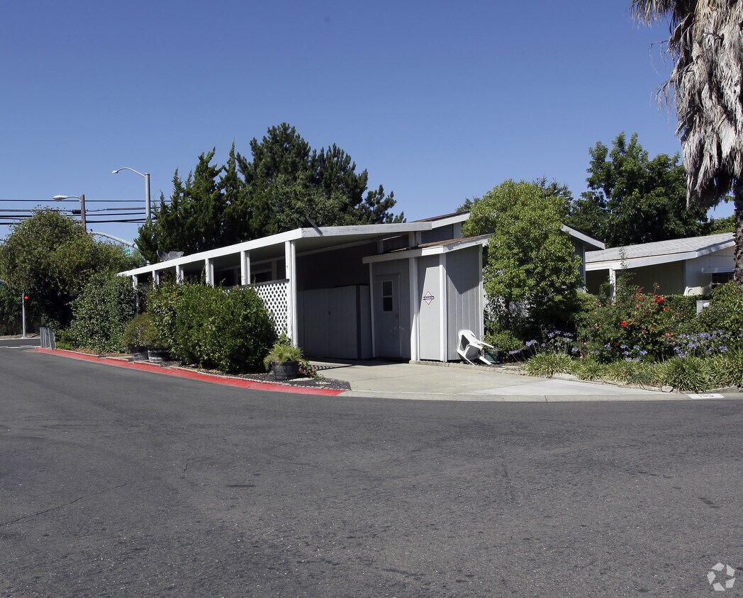 Foto del edificio - Westwind Estates