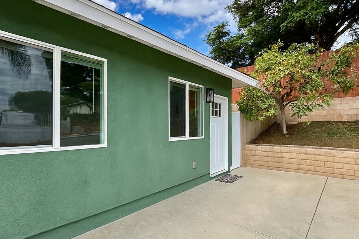 Foto principal - 2051 Stacy Ln