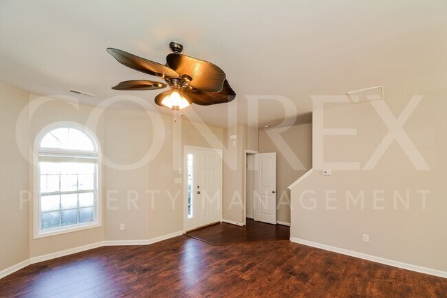 Building Photo - Adorable Home for YOU! (Unit 6)
