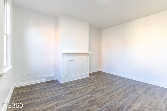 Building Photo - 2 br, 1 bath House - 522 E Warrington Ave ...
