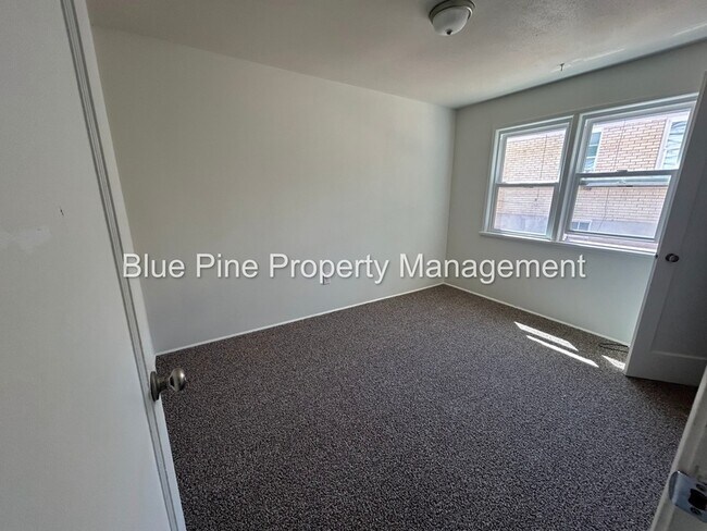 Building Photo - 99 Toponce Dr