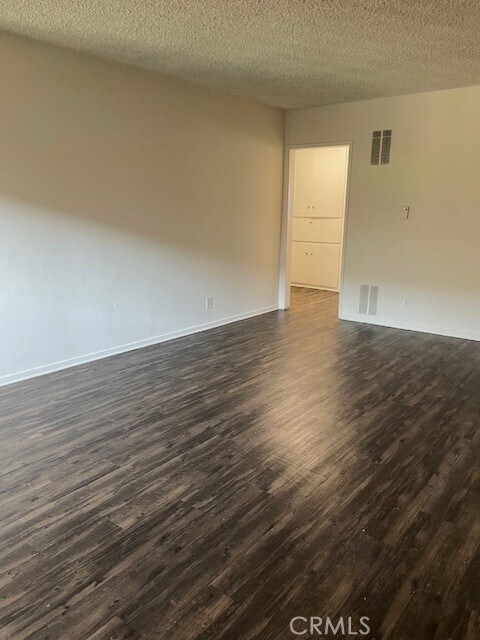 Foto del edificio - 5167 Yarmouth Ave