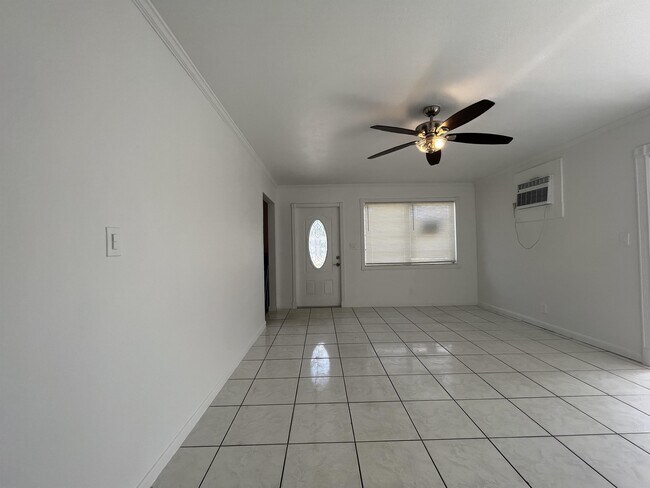 Foto del edificio - 6200 NW 16th St