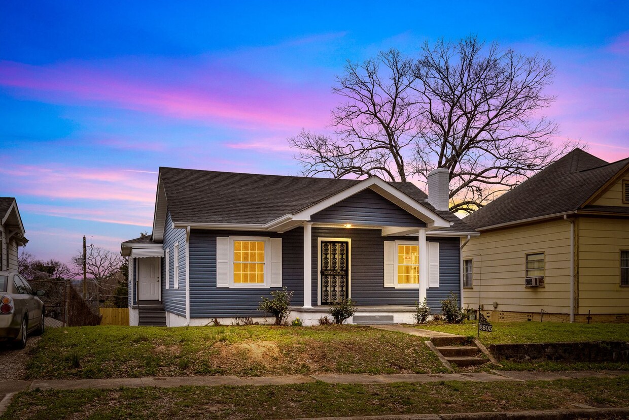 Primary Photo - Beautifully Renovated 4 Bedroom 2 Bath Hom...