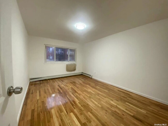 Foto del edificio - 135-37 Coolidge Ave