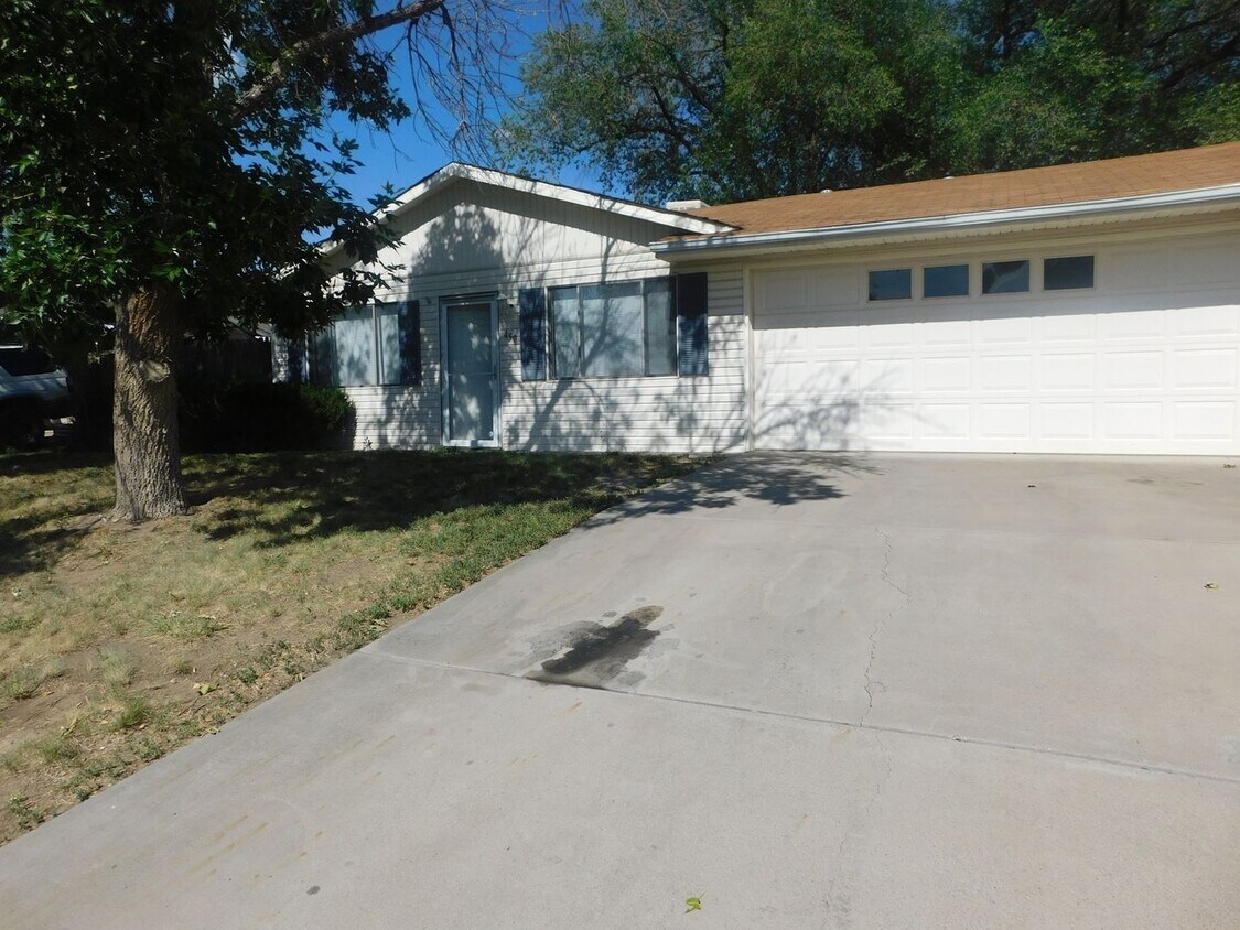 Primary Photo - Single Family with Garage