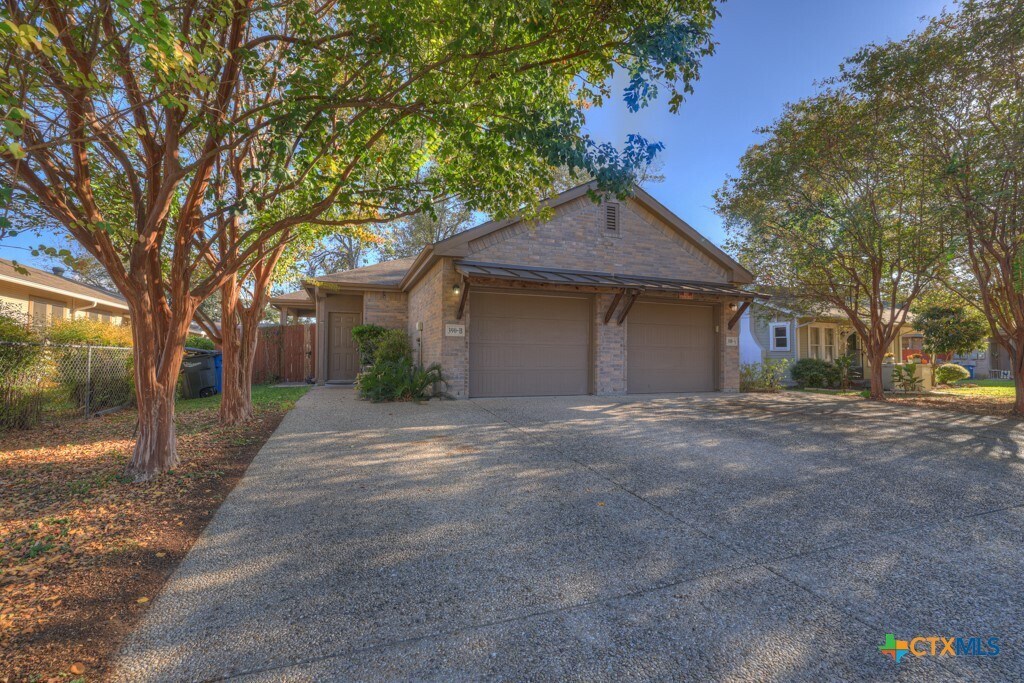 Foto principal - 388 E Faust St