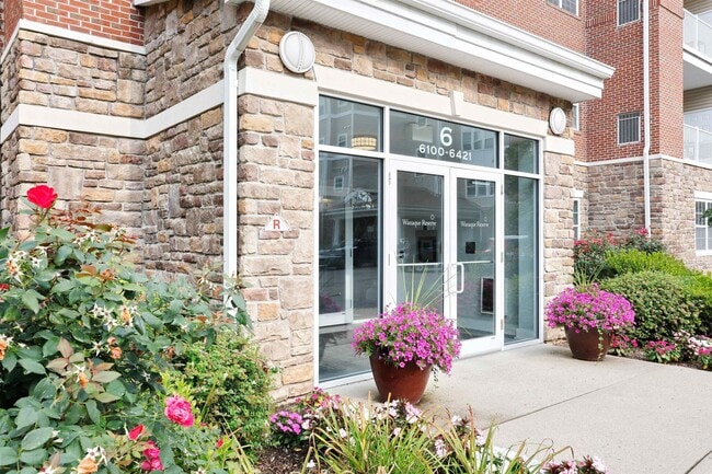 Foto del edificio - 6116 Warren's Way