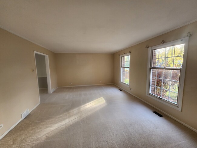 Building Photo - 636 Nordic Ct