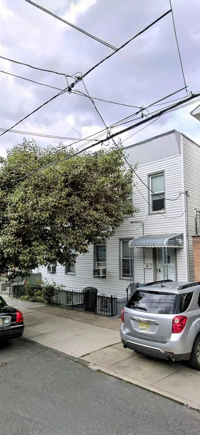 Foto del edificio - 22 Whitman Ave