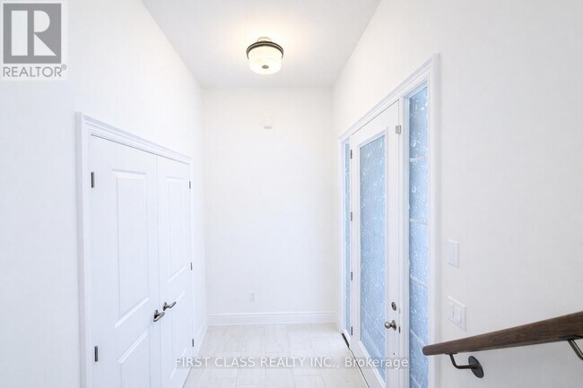 Building Photo - 9382 Bayview Ave