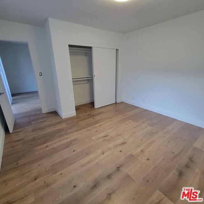 Building Photo - 1203 Kings Rd