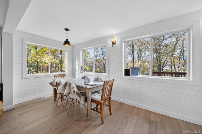 Building Photo - 7 4th Rd