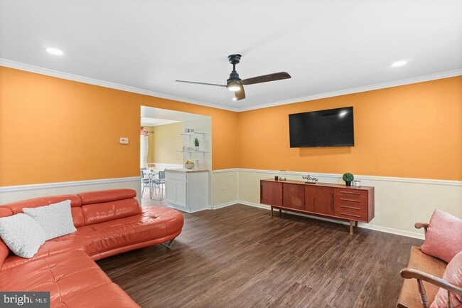 Building Photo - 1321 Oak View Dr