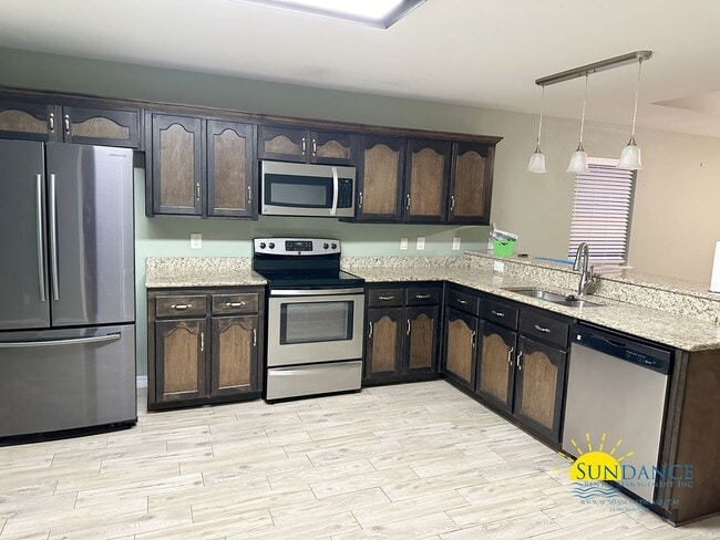 Building Photo - Beautiful 3 Bedroom Home in Navarre