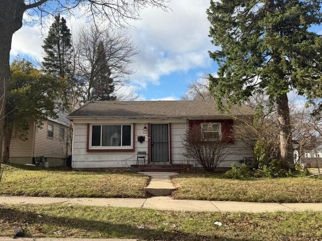 Building Photo - 5733 W Custer Ave