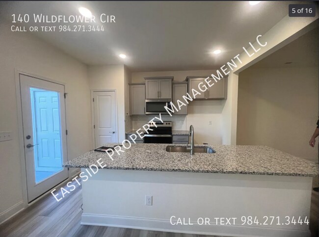 Foto del edificio - 140 Wildflower Cir