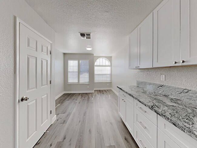 Building Photo - 7906 Eagle Peak Way